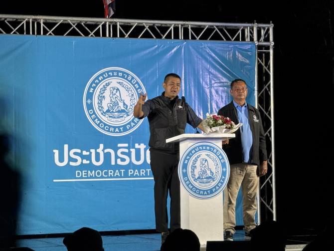 “ชัยชนะ” ปราศรัยย่อยช่วย “จอมไกร” ผู้สมัคร สส.นครศรีฯ เขต 6 ชูนโยบายประกันรายได้ยางโลละ 60 บาทและปาล์มน้ำมัน 5 บาท