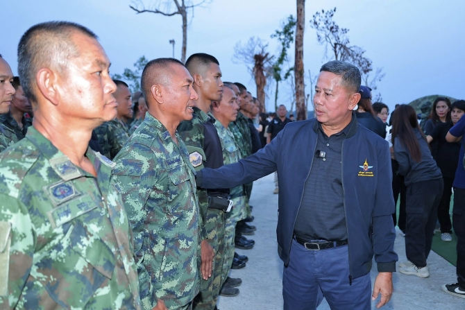 “บิ๊กอดุลย์” ฟิตรับตำแหน่ง รมว.กลาโหม ประกาศงดรับของขวัญ ขอเพียงกำลังใจจากประชาชน