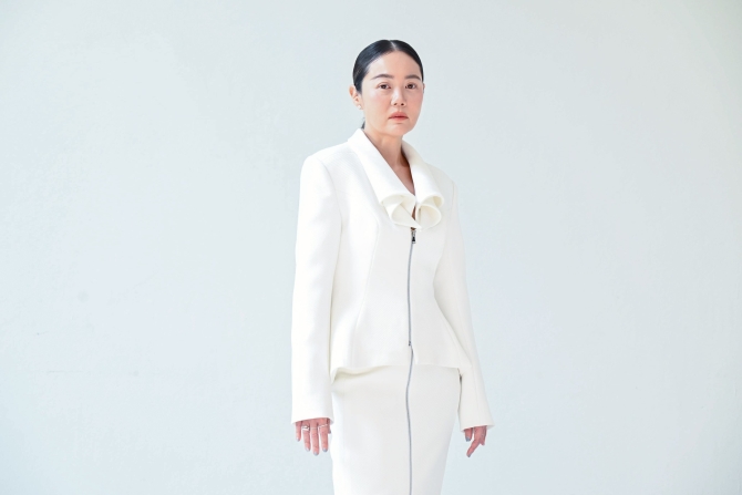 VICKTEERUT แบรนด์แฟชั่นไทยระดับแถวหน้า   กางแผนธุรกิจปี 2569 รุกตลาดยูนิฟอร์มและชุดแต่งงาน