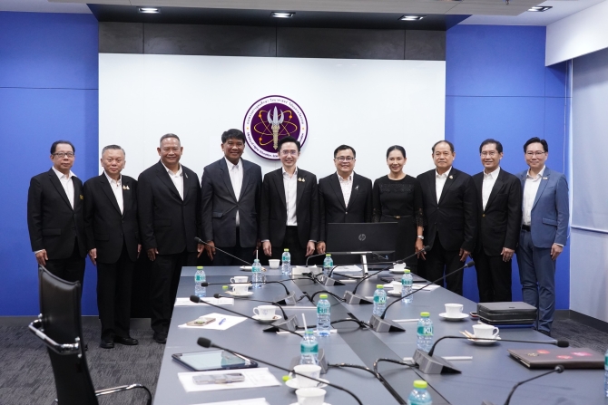 4 ทปอ. ผนึกกำลัง ยื่น “New Growth University” ต่อ รมว.อว. ชูโมเดลอุดมศึกษาเป็นเครื่องยนต์หลักขับเคลื่อนเศรษฐกิจชาติ เร่งด่วน เห็นผลใน 6 เดือน