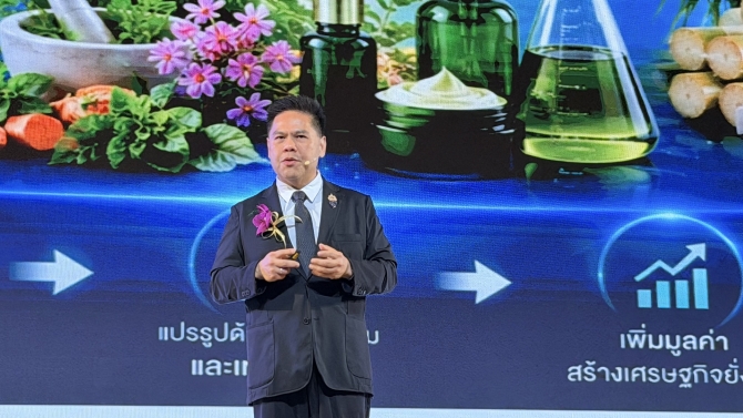 “วราวุธ” ปลุกพลัง SME ไทย งาน 45 ปี คพอ. ชู 3 นโยบายหลัก “เพิ่มความรู้-สร้างมาตรฐาน-เปิดทางสู่แหล่งทุน” สู้กติกาโลกใหม่