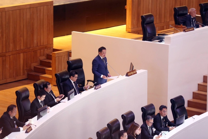  “อนุทิน” แถลงสภาชี้ความจำเป็น พ.ร.ก.กู้ 4 แสนล้าน รับมือวิกฤตพลังงาน ลดค่าครองชีพ–เร่งเปลี่ยนผ่านพลังงาน ลดพึ่งพาฟอสซิลต่างประเทศ