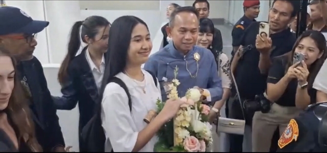 ชาวภูเก็ตแห่ต้อนรับ