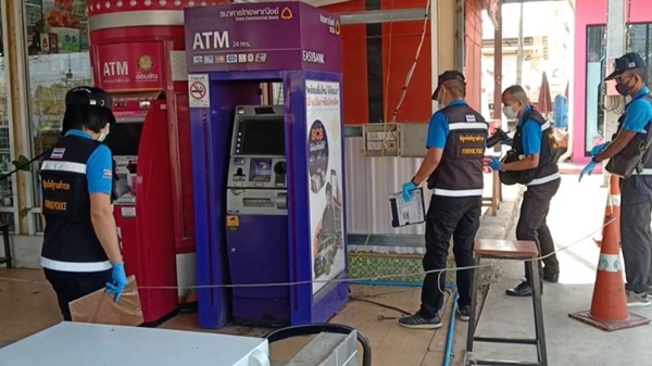 บ้านเมือง - อุกอาจ! 3 คนร้ายบุกใช้แก๊สตัดเหล็กงัดตู้ ATM ...