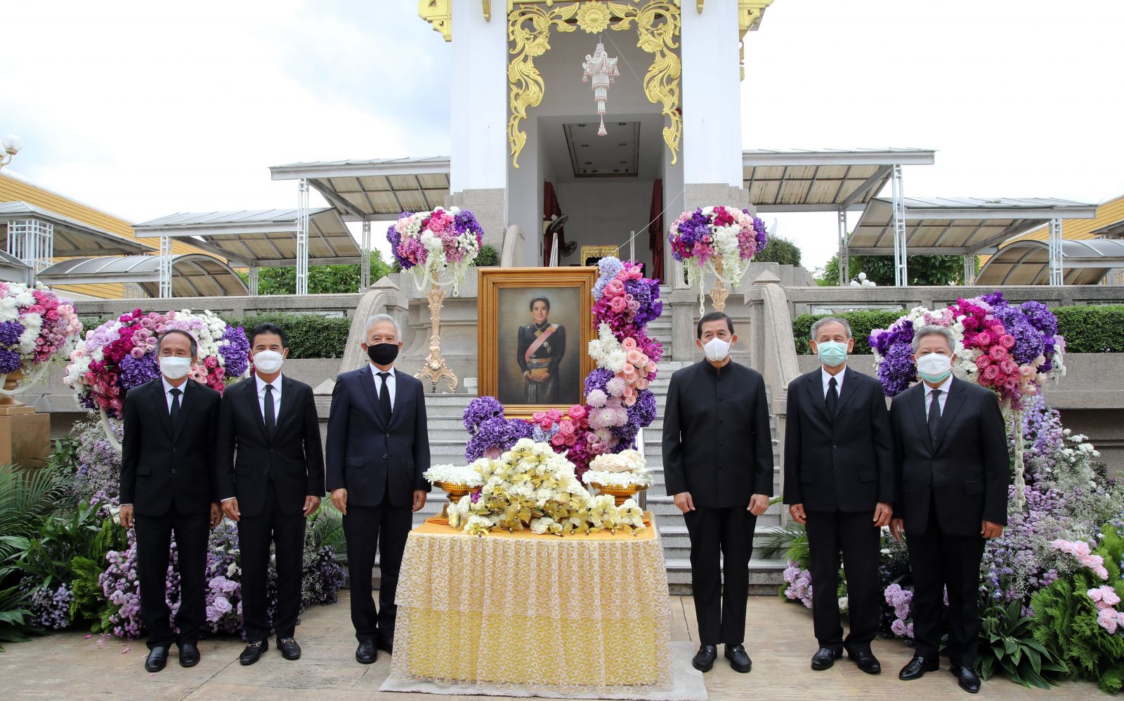 บ้านเมือง - "สุวัจน์"นำทีมพรรคชาติพัฒนา ร่วมอาลัย"ท่าน ...